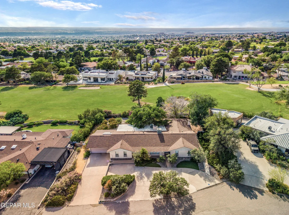 Photo of 849 River Oaks Drive