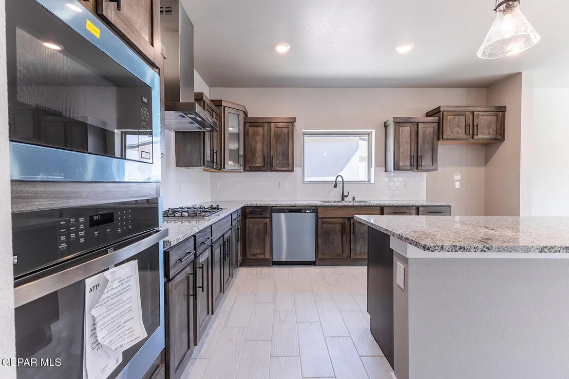 Photo of 920 Foley Place