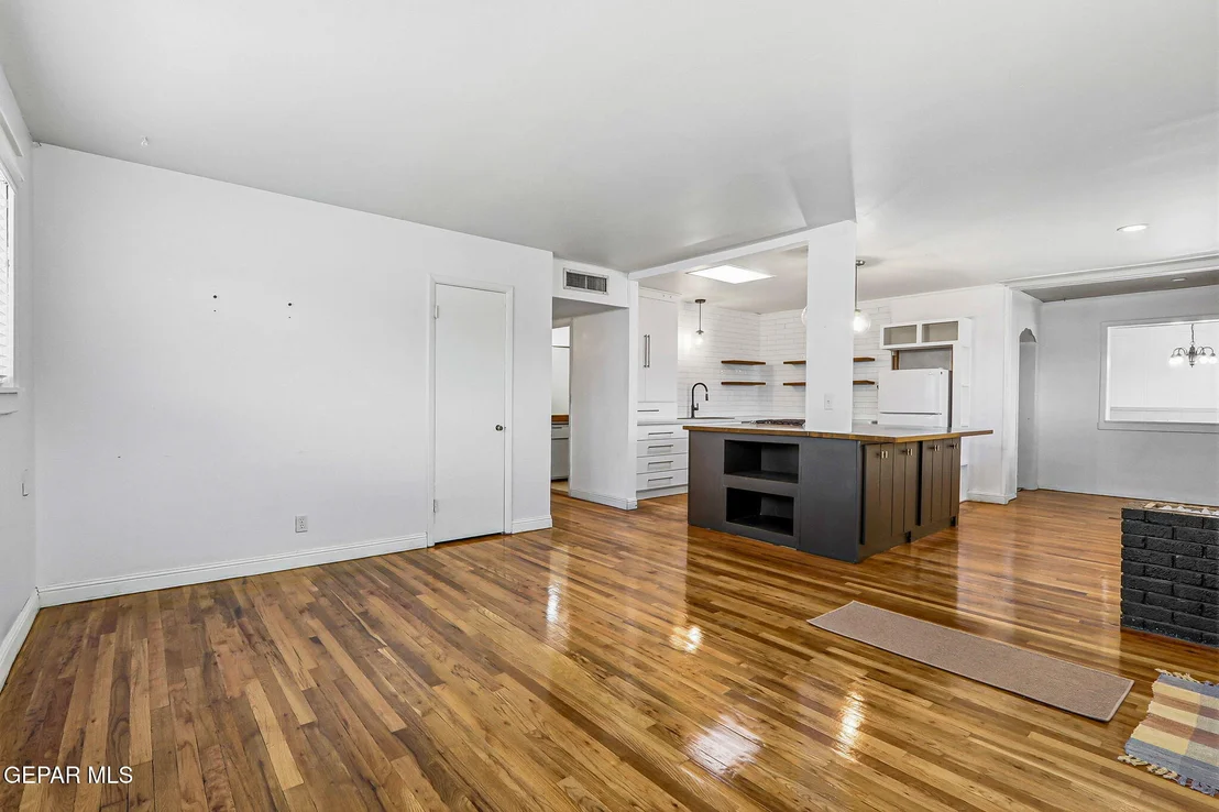 Photo of 3016 Van Buren Avenue