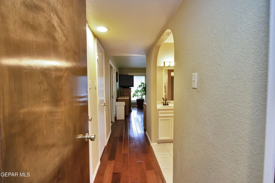 Photo of 308 Stotts Avenue
