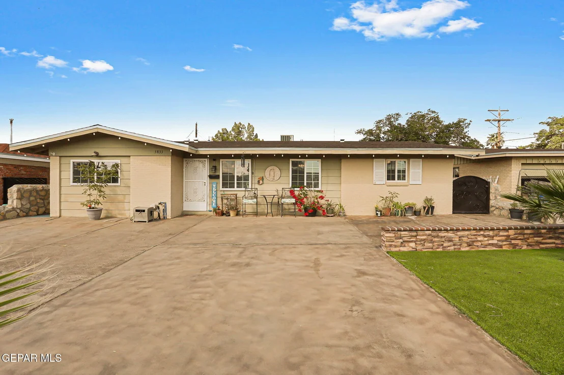 Photo of 5833 Pickerel Drive