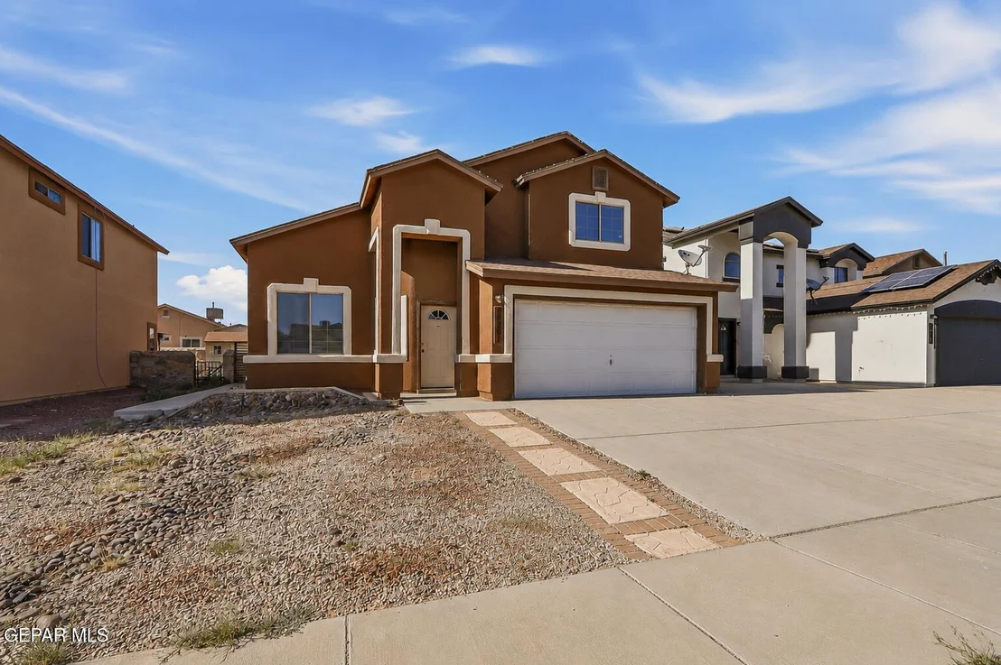 Photo of 14261 WOODS POINT Avenue