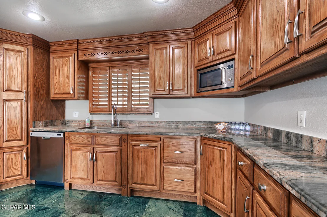 Photo of 5814 BEAUMONT Place