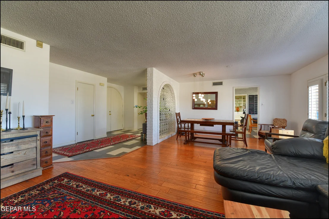 Photo of 411 CROWN POINT Drive