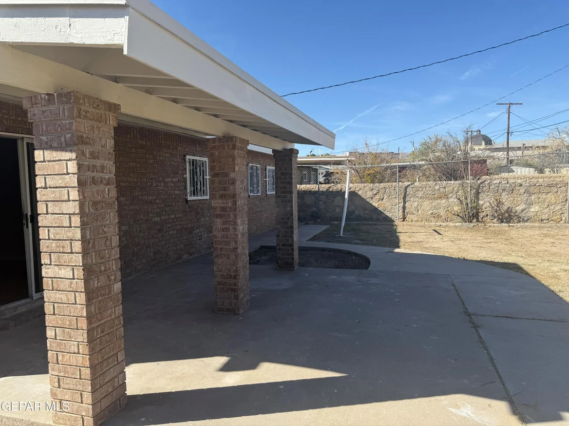 Photo of 6227 ALGONQUIN Road