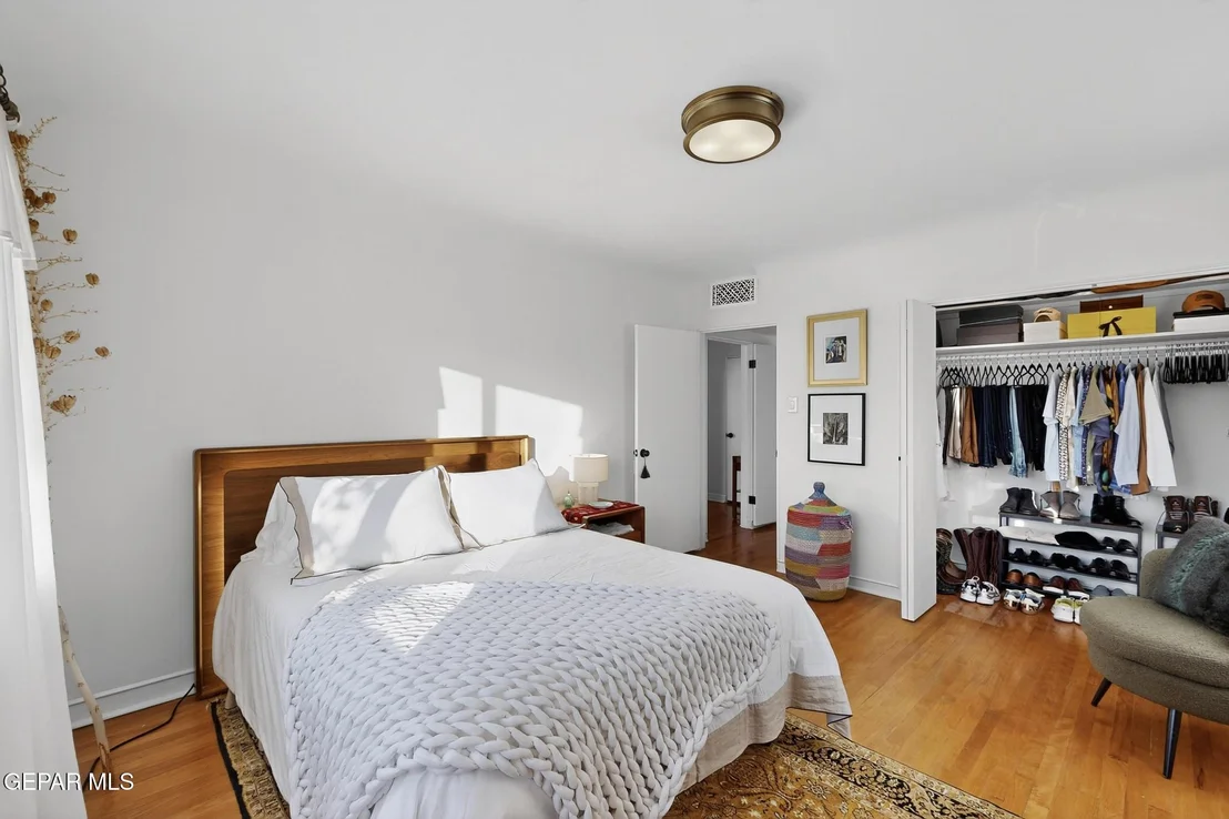 Photo of 3224 N Stanton Street