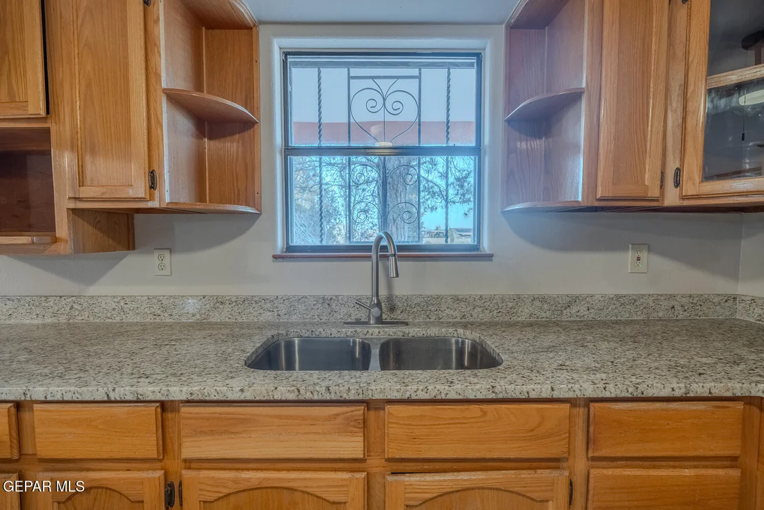 Photo of 11640 Peters Road