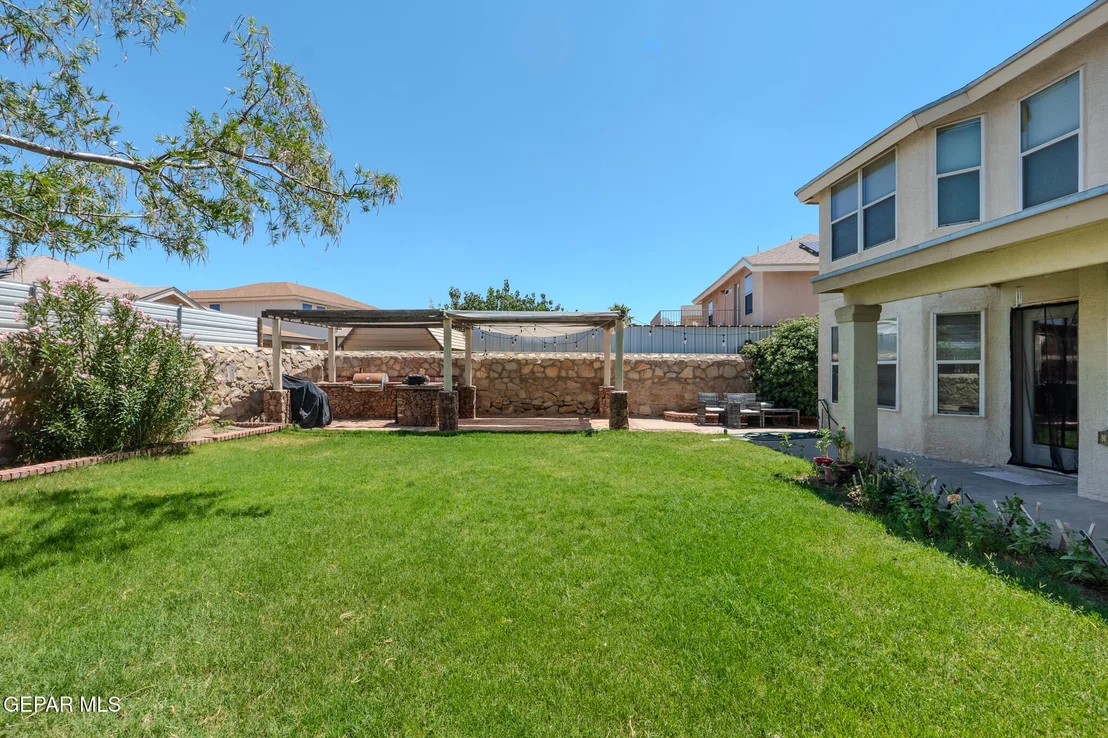 Photo of 5721 LAUREL CLARK Lane