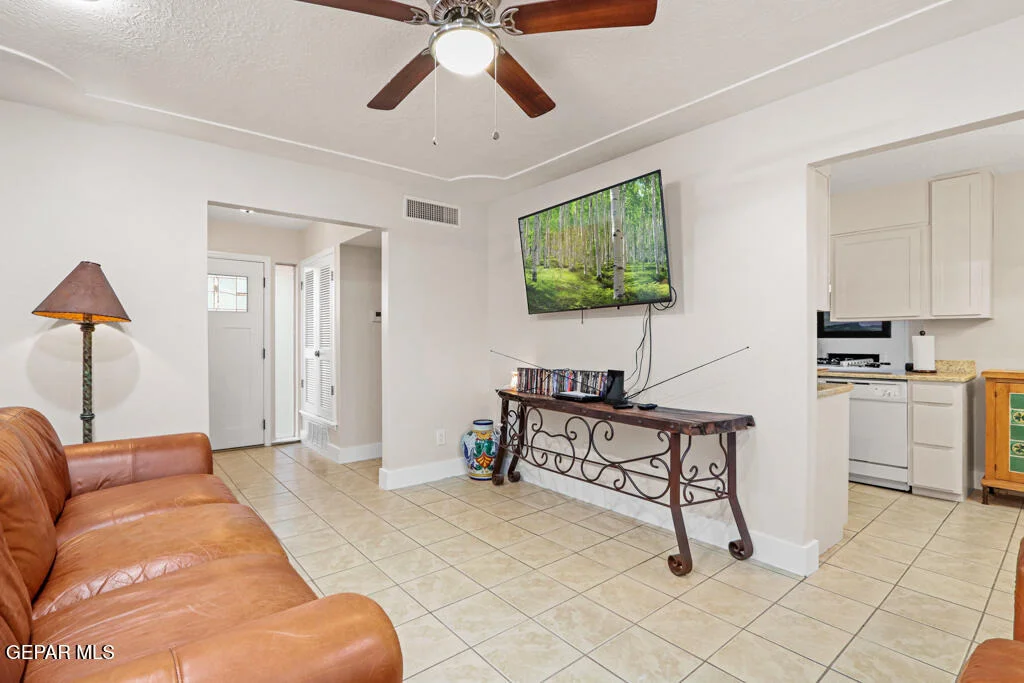 Photo of 10053 Foothill Drive