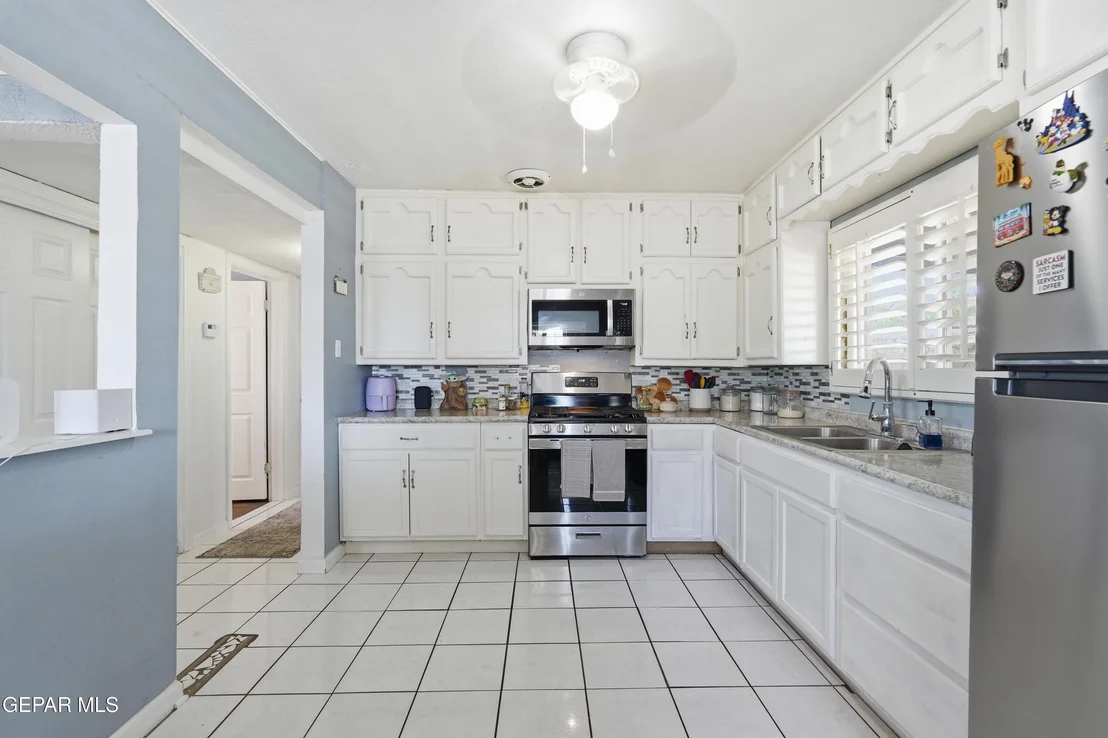Photo of 1200 HUNTER Drive