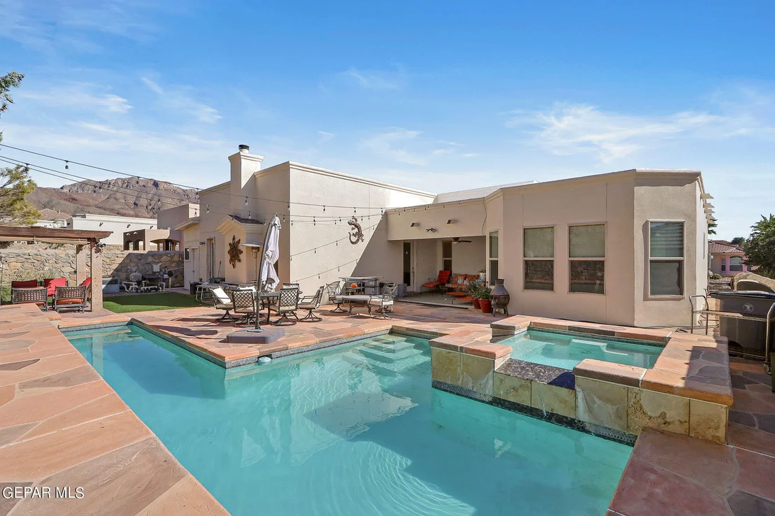 Photo of 6337 Franklin Bluff Dr Drive