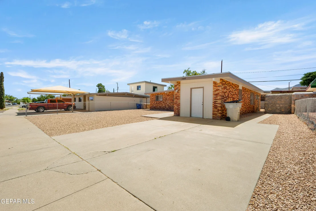 Photo of 10045 KELLOGG Street