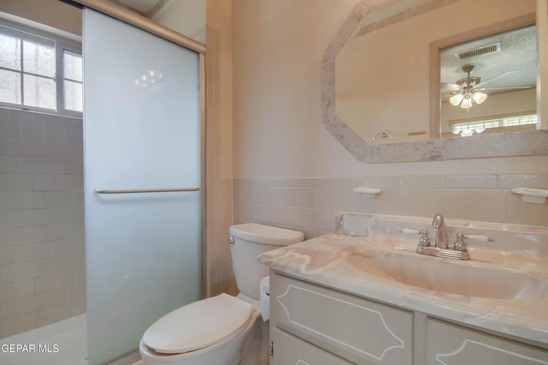 Photo of 5649 LONGVIEW Circle