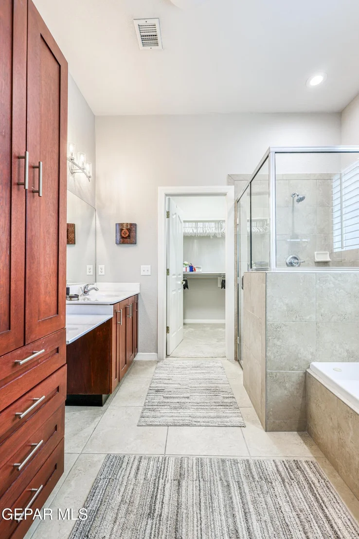 Photo of 7713 OAK LANDING Drive