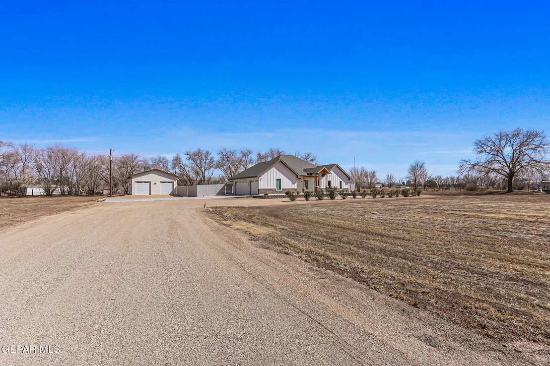 Photo of 12329 SUGDEN Road