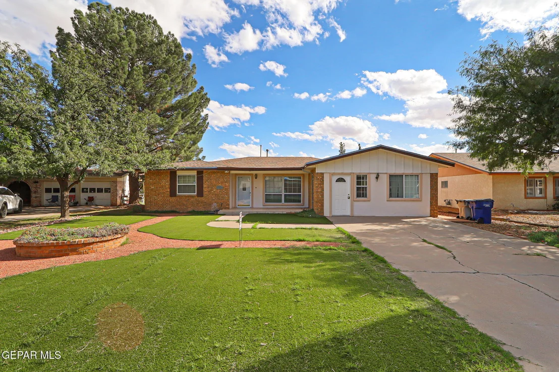 Photo of 124 Serrania Drive