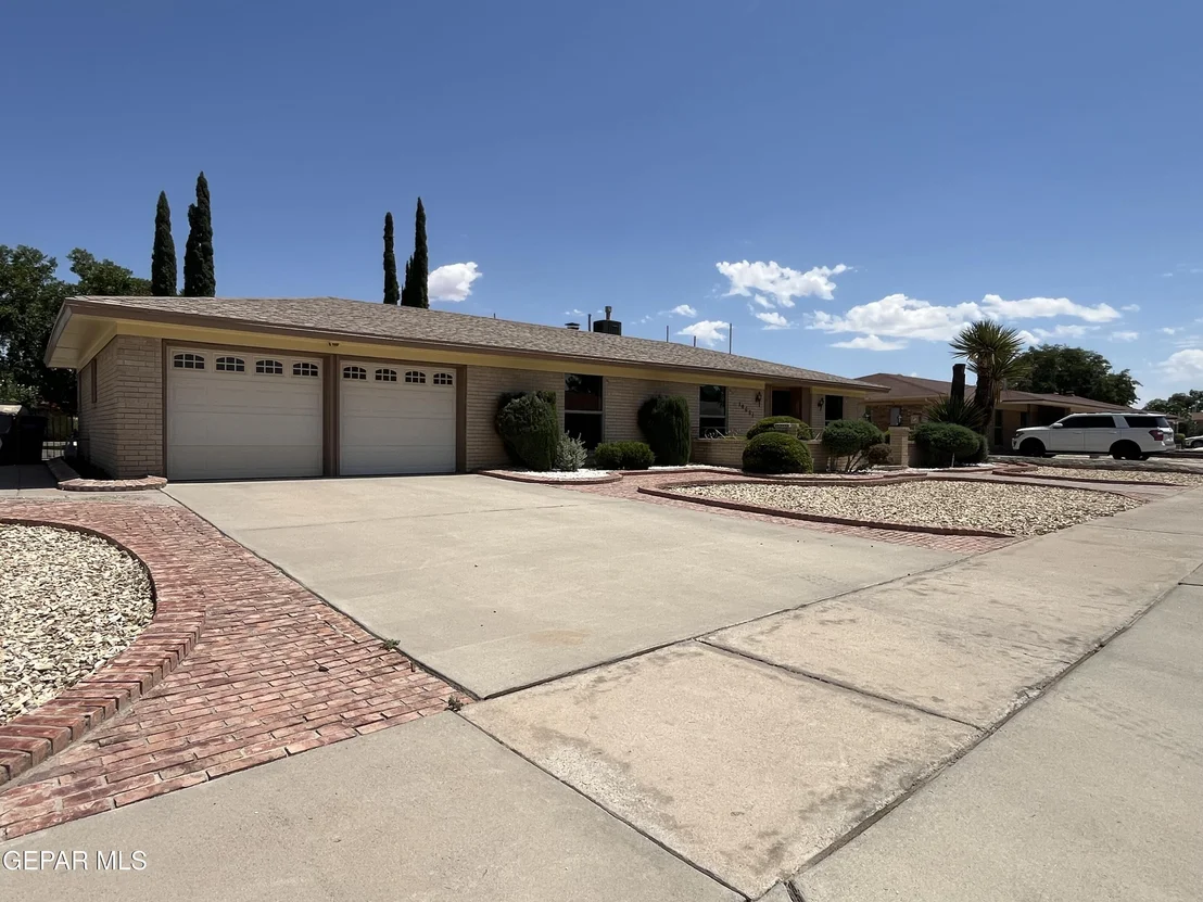 Photo of 10601 CAUSEWAY Drive