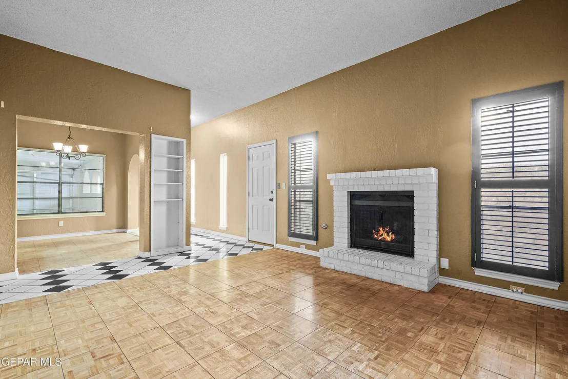 Photo of 334 Thunderbird Drive