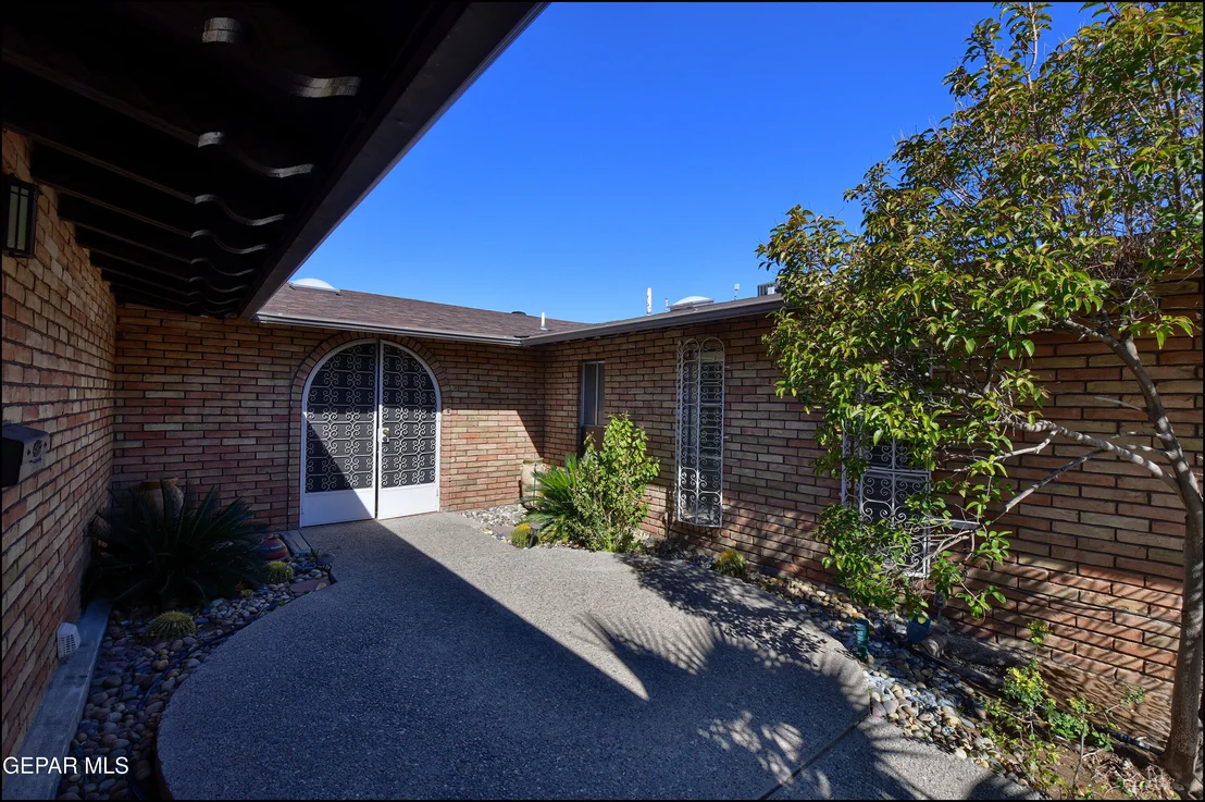 Photo of 411 CROWN POINT Drive