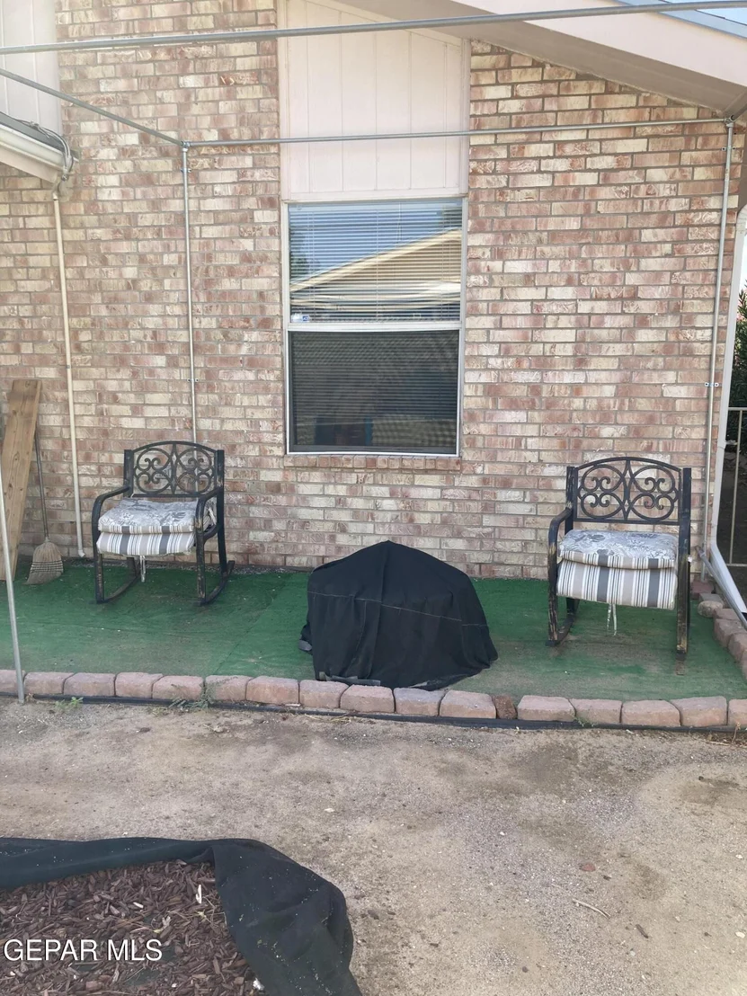 Photo of 9145 BUR OAK Circle