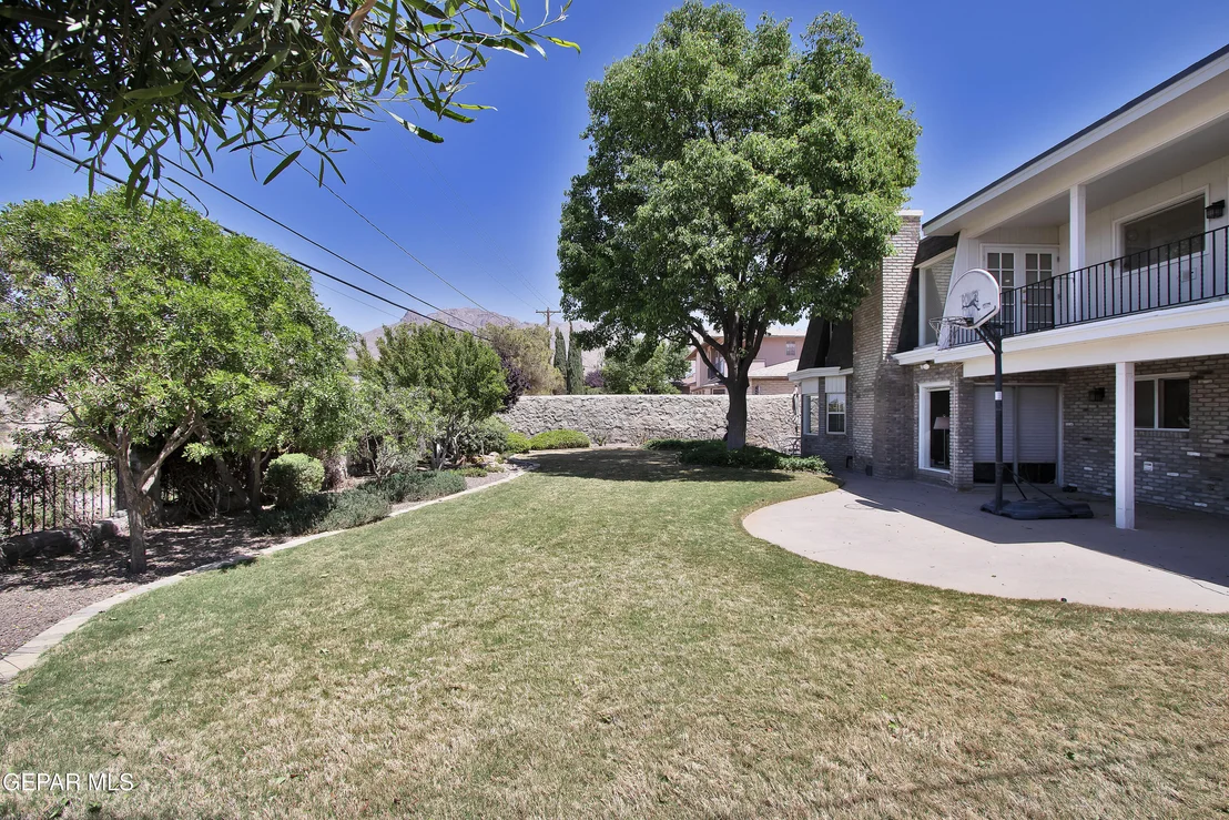 Photo of 517 Stonebluff Road