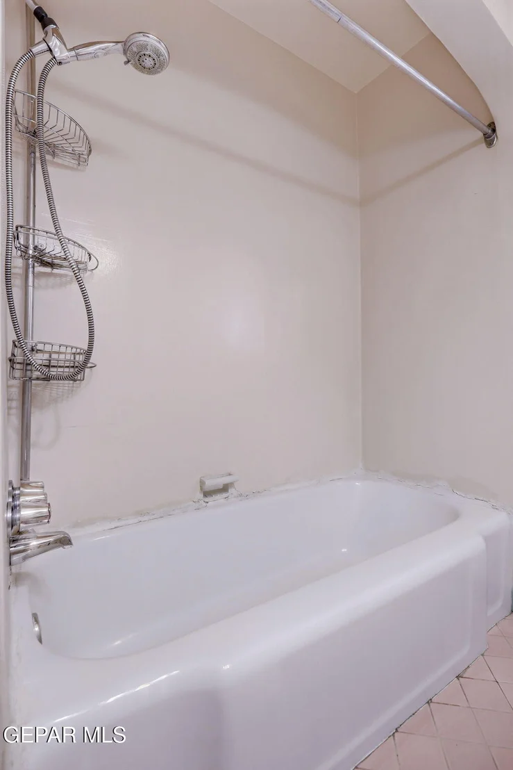 Photo of 3901 PORTER Avenue
