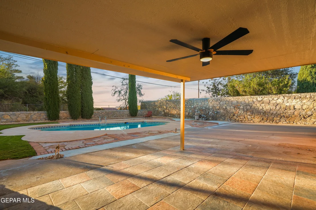 Photo of 4401 BUCKINGHAM Drive