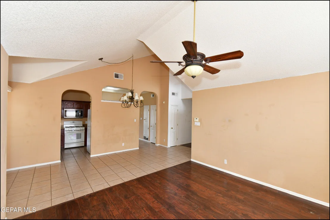 Photo of 7737 PLAZA AZUL Road