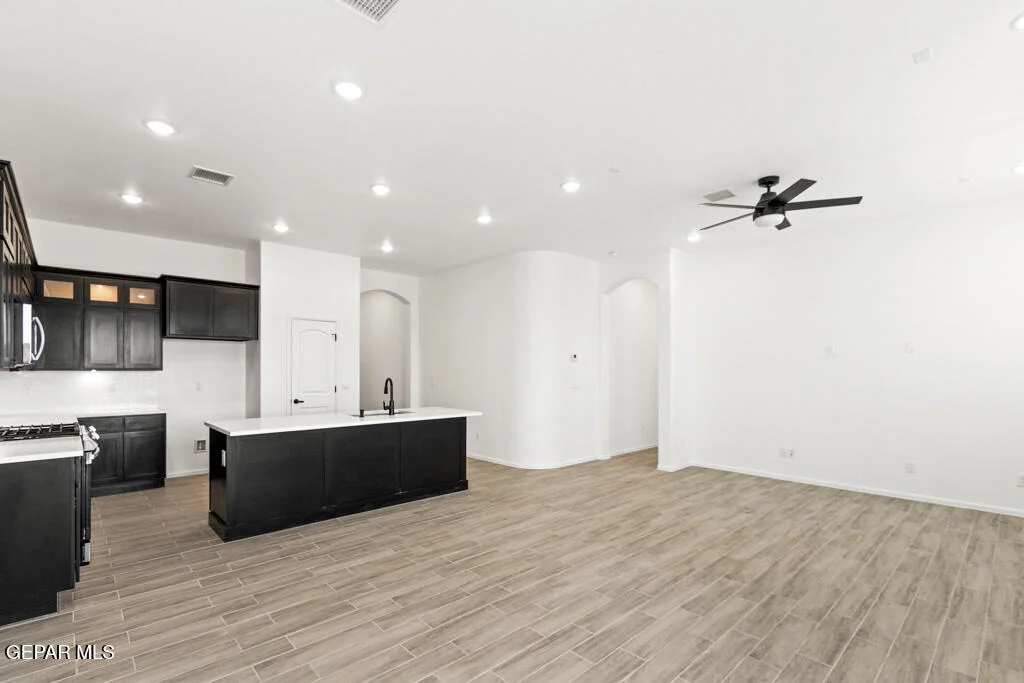 Photo of 15048 Laura Lane