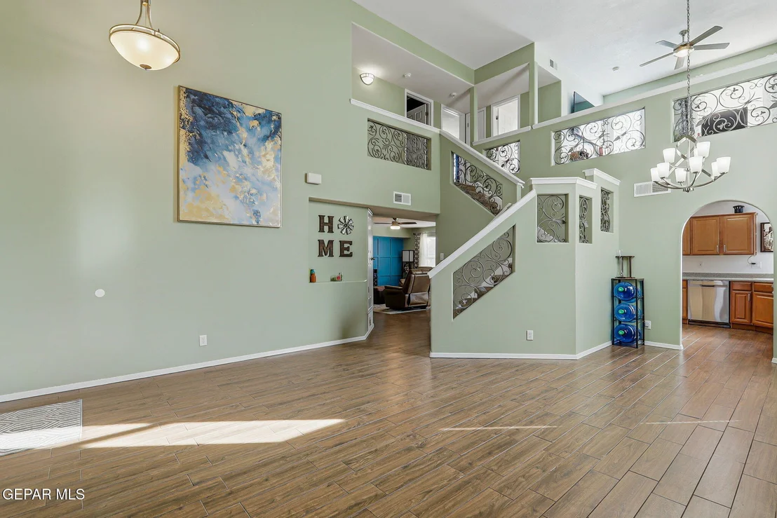 Photo of 10908 NORTHVIEW Drive