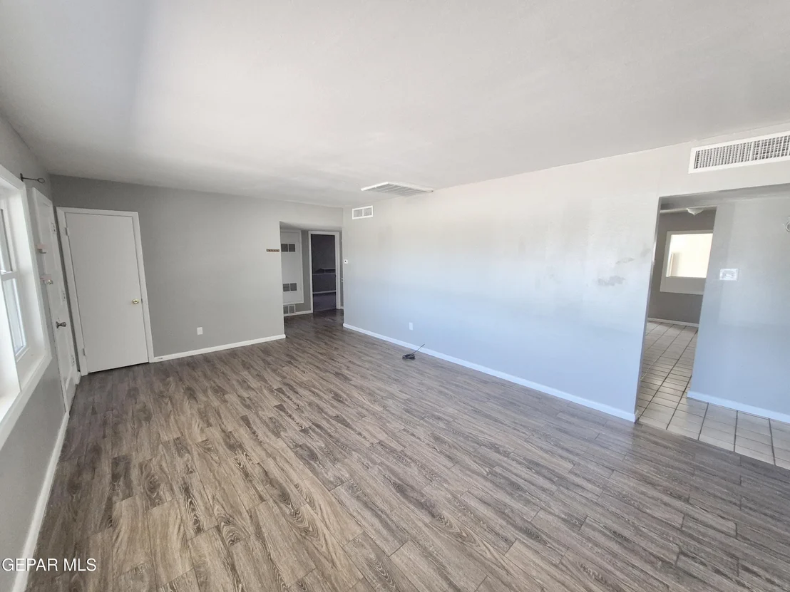 Photo of 417 Balboa Road
