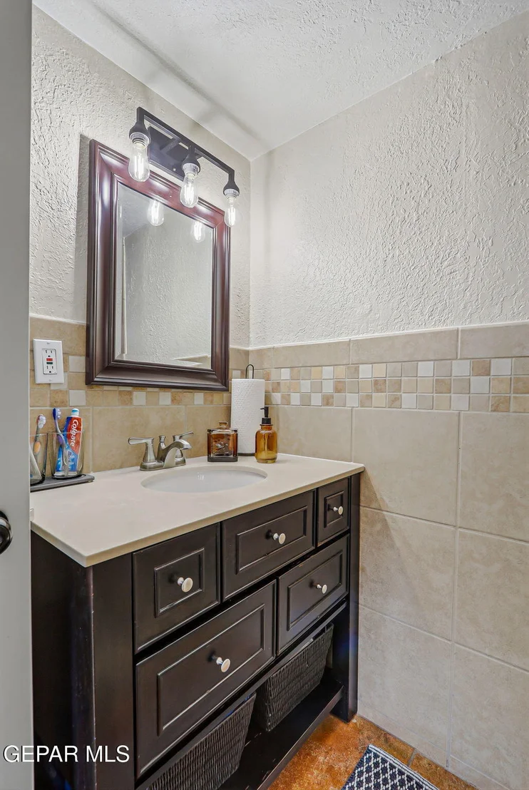 Photo of 10644 LIMAS Drive