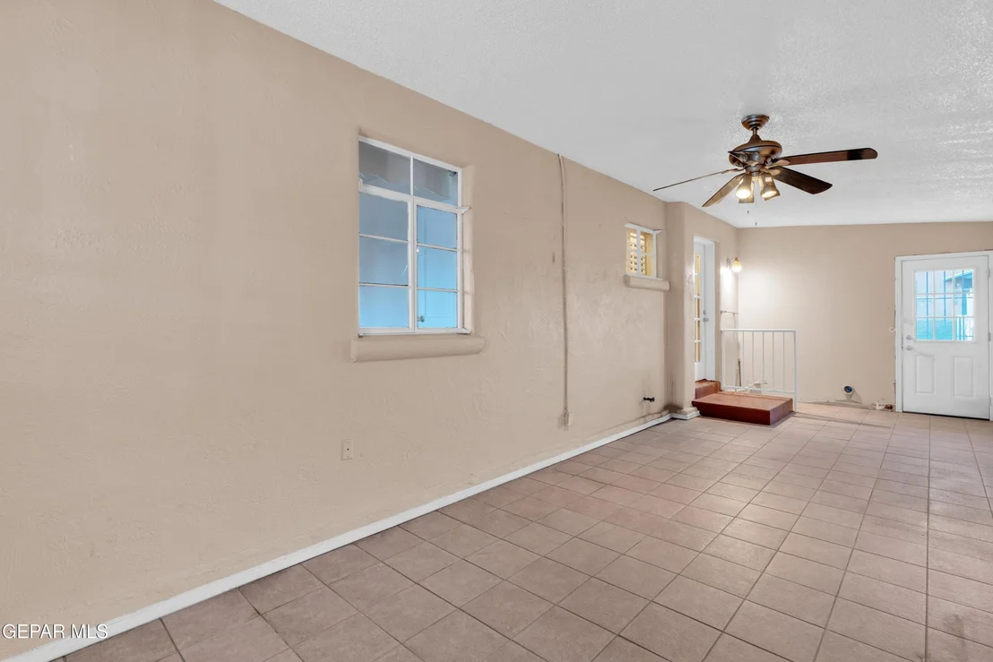 Photo of 800 Raynolds Street