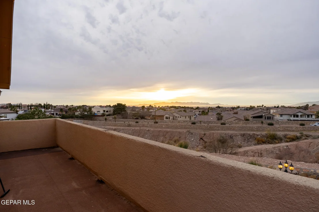 Photo of 1369 LUZ CARPIO Way