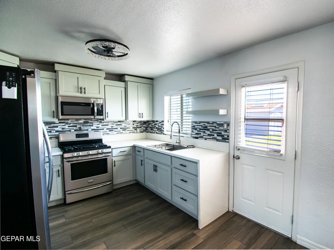 Photo of 416 ENCINO Drive