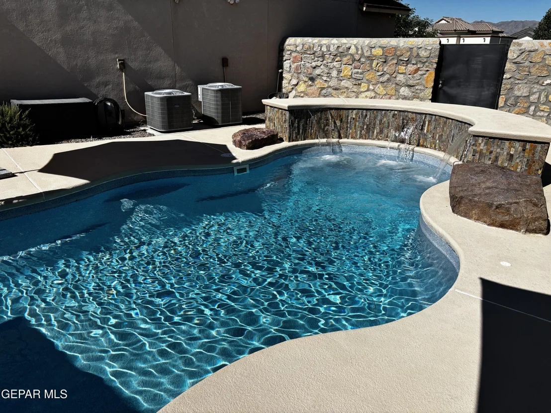 Photo of 987 GRANDEVOLE Drive