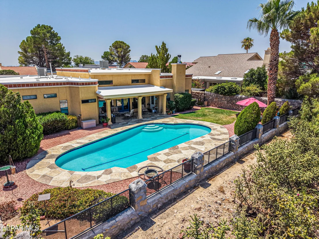 Photo of 7225 Rochester Drive