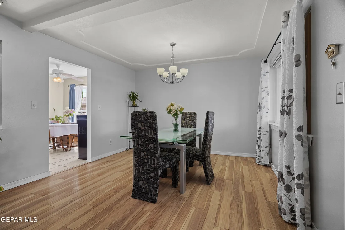 Photo of 805 ESPOLON Drive