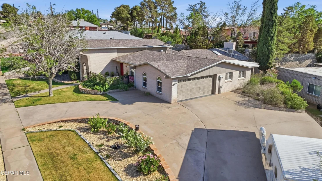 Photo of 6416 LOS ROBLES Drive