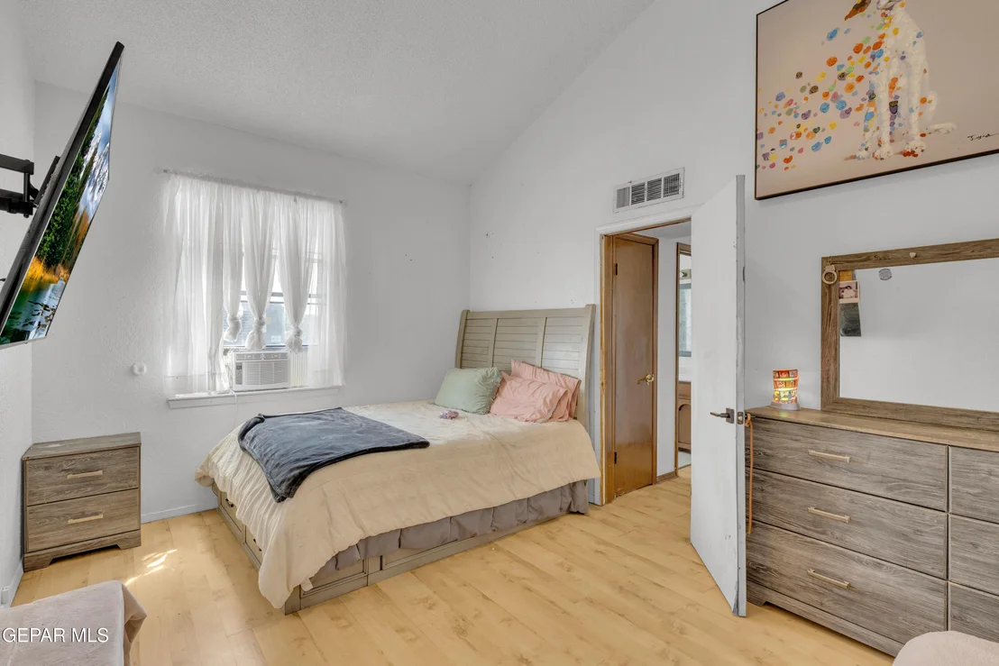 Photo of 11629 BUNKY HENRY Lane