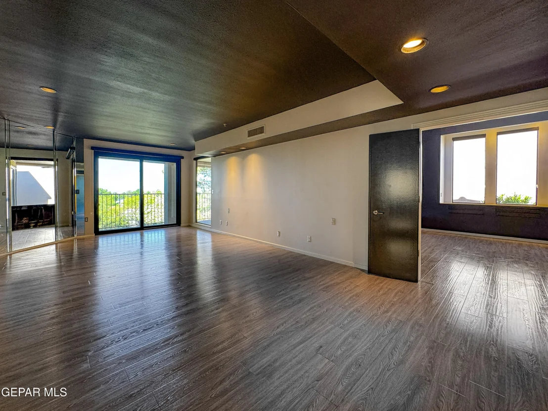 Photo of 1114 Los Jardines Circle