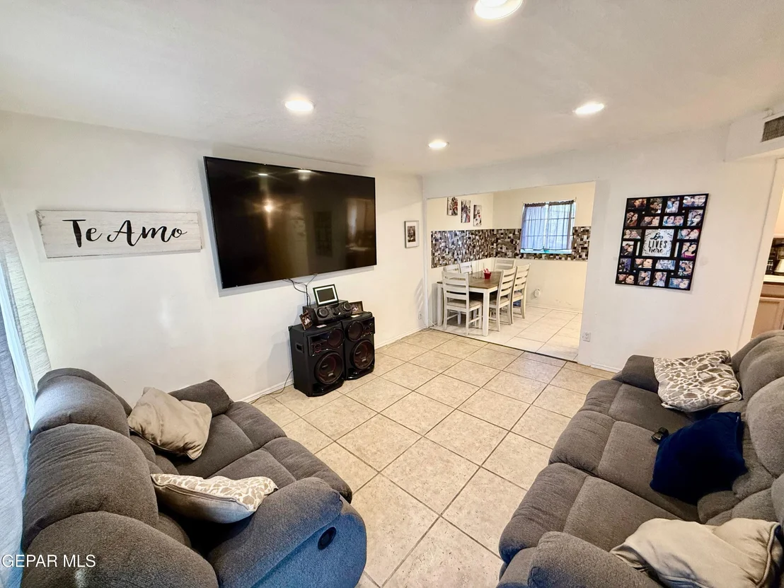 Photo of 5004 GLACIER PEAK Drive