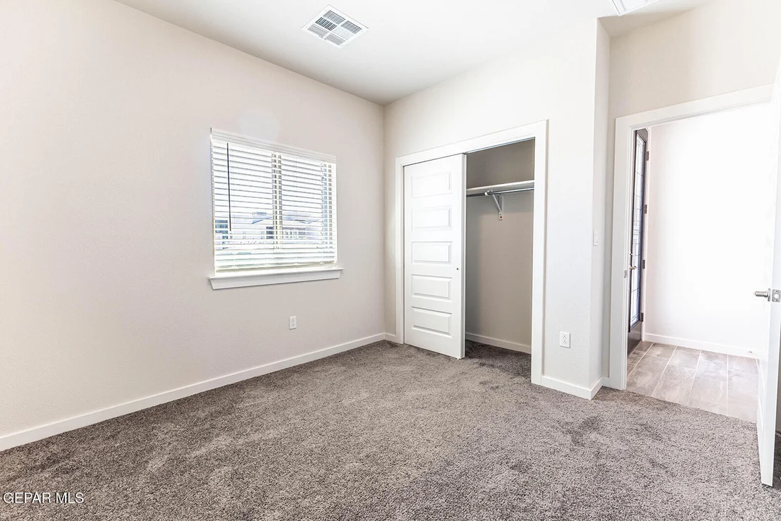 Photo of 933 Nayland Place