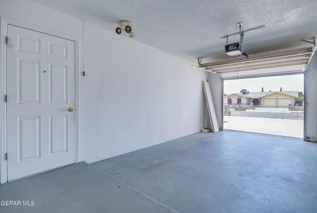 Photo of 5649 LONGVIEW Circle