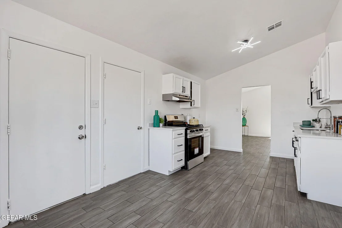 Photo of 9281 NOTTINGHAM Drive