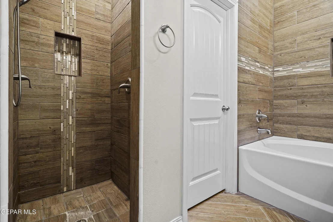 Photo of 6933 COPPER TOWN Drive