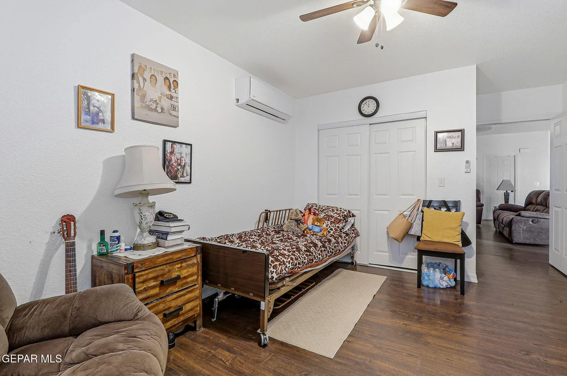 Photo of 331 EMERALD WOODS Street