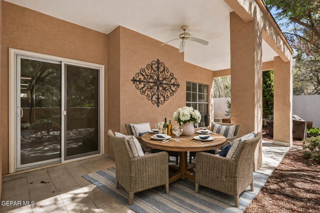 Photo of 1038 LOS JARDINES Circle