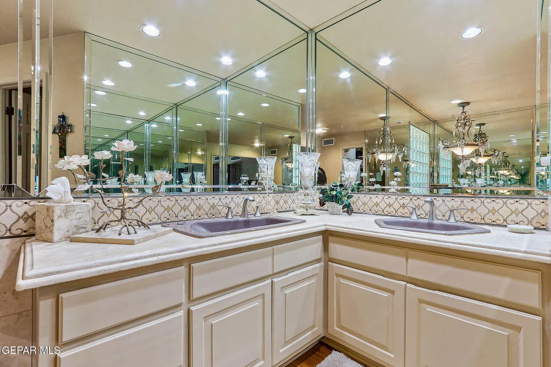Photo of 628 SPRING CREST Drive