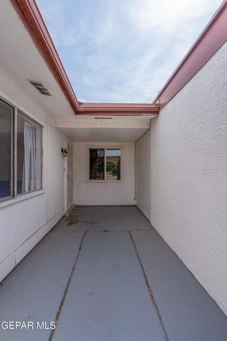 Photo of 904 Oneida Drive